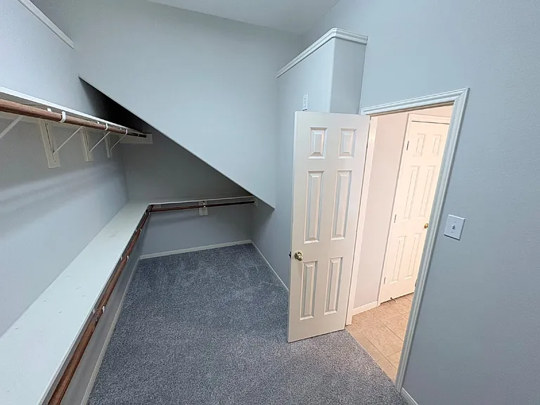 18703 River Meadows Rd — Photo 32