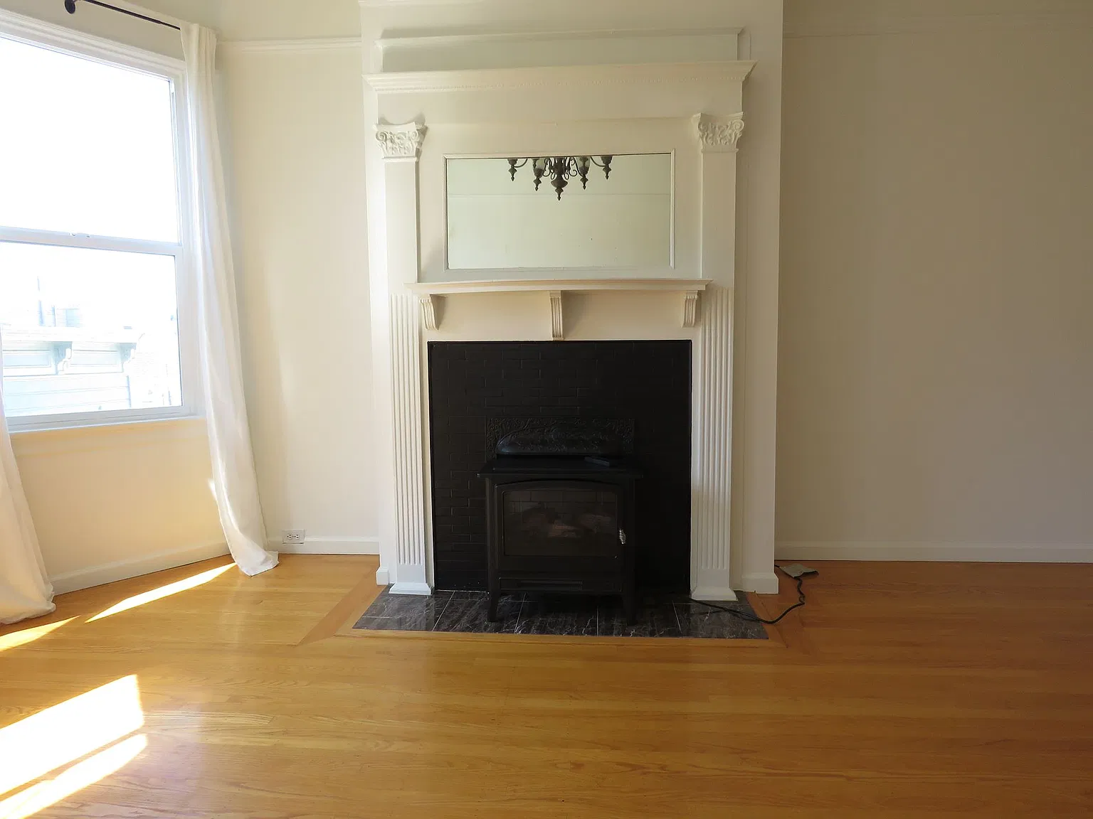 Near Alamo Square Park - 1 bedroom plus extra room - split bathroom - Shared yard and shared coin... — Photo 4