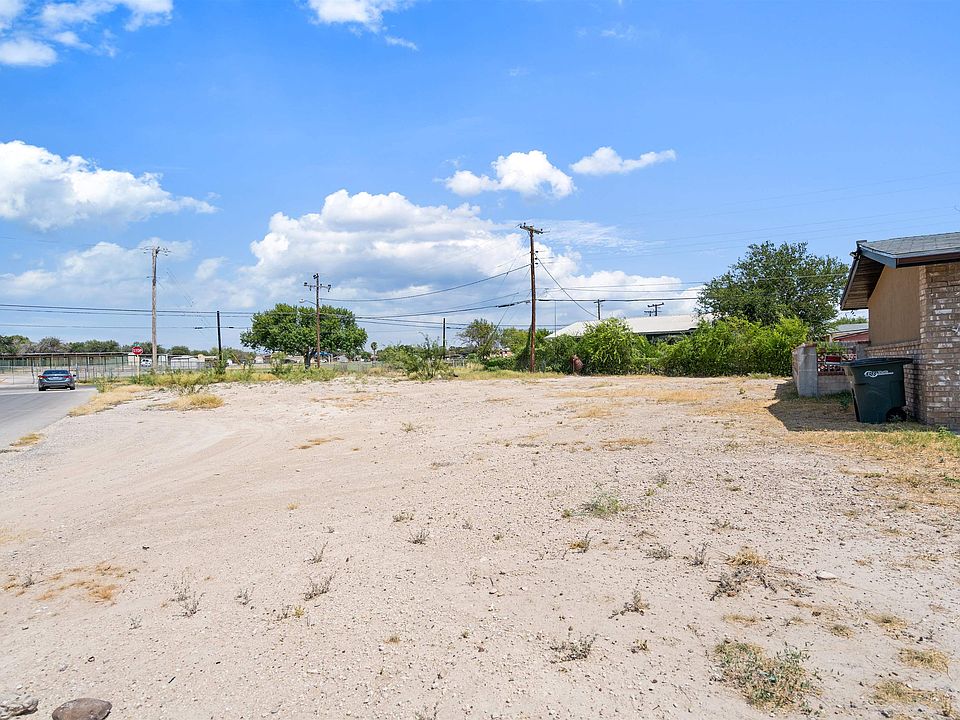 2nd image of 211 Jodobo Dr #2