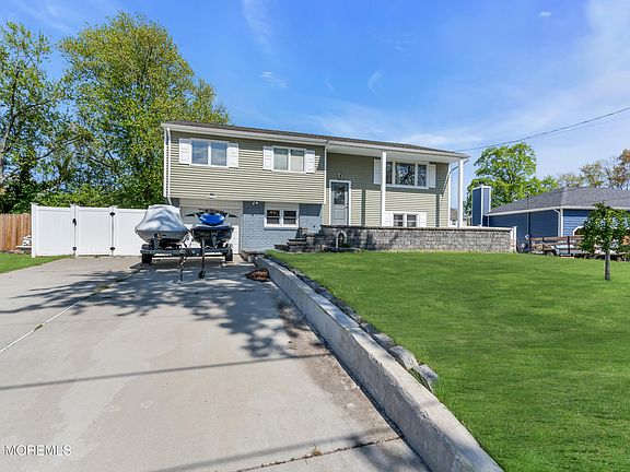 2nd image of 573 Fountain Drive