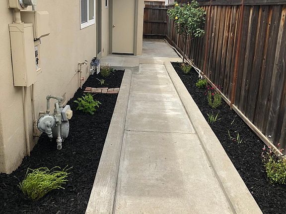 3rd image of 640 La Sierra Way