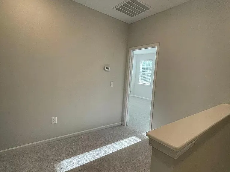 1049 Islip Pl — Photo 5