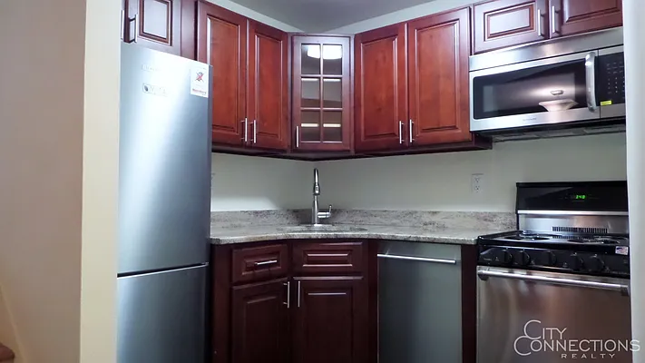 Rented by City Connections Realty | media 38