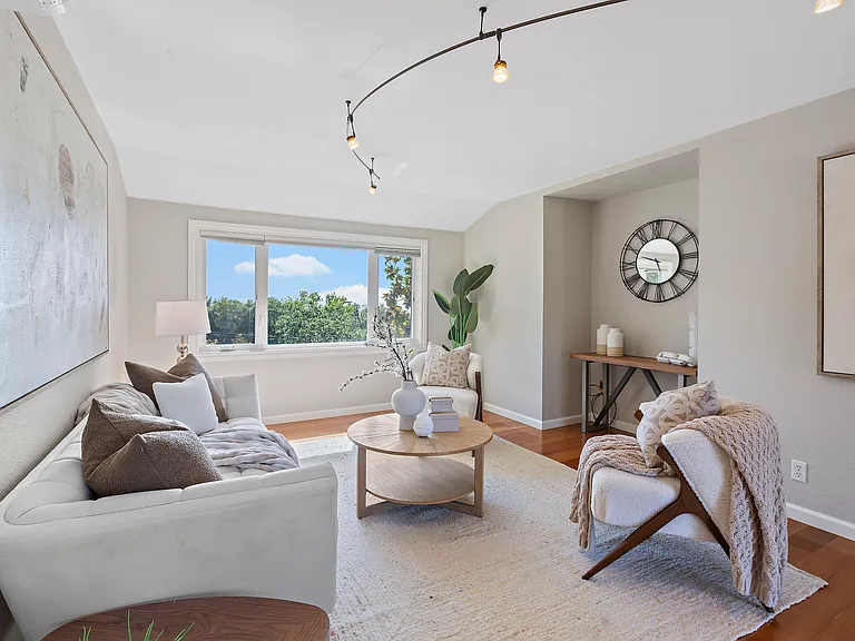 25900 Vinedo Ln — Photo 32