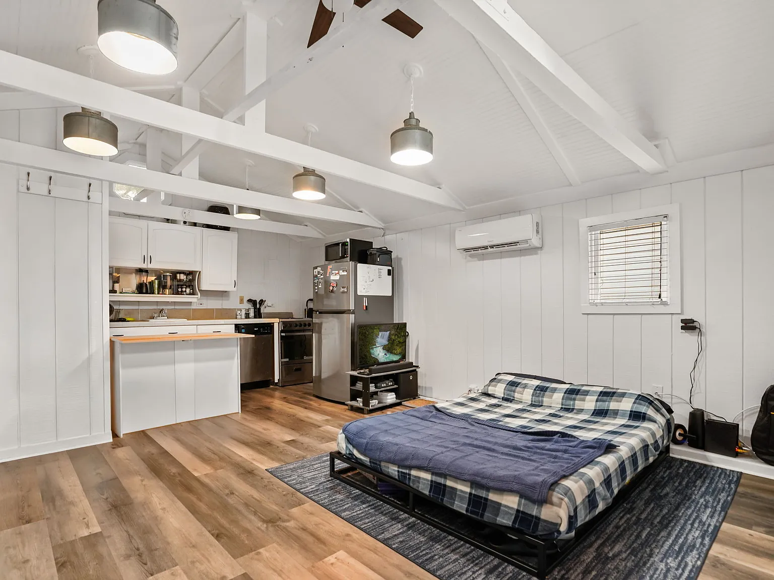 Studio, 352 sqft, $1,395 — Photo 3