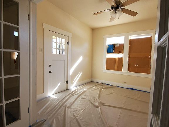3rd image of 2327 W Martin St