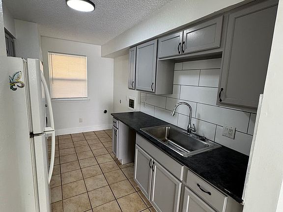 5th image of 2105 Giuffrias Ave APT A