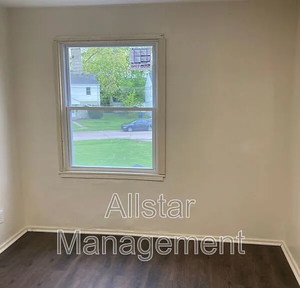 944 S Central Dr — Photo 3