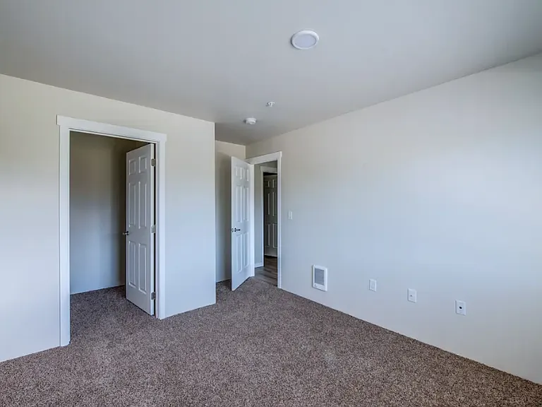 47 South — Photo 22
