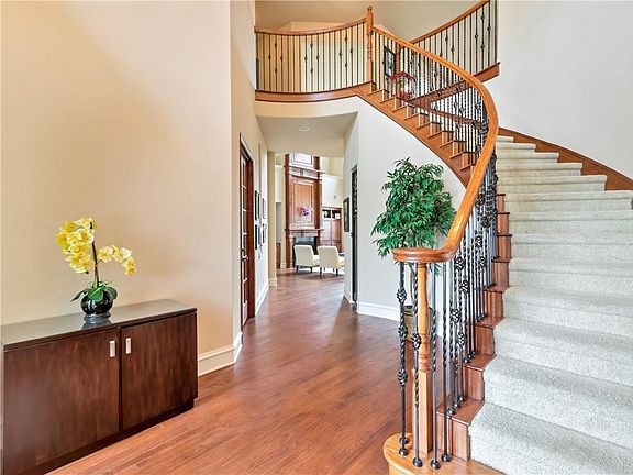 5th image of 2727 Portside Dr