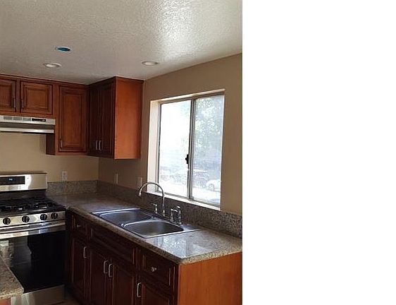 5th image of 11063 Cumpston St #106