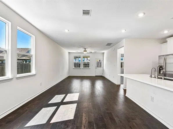 140 Lemonball Dr, Buda, TX 78610