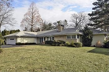 1st image of 194 Crestwood Dr