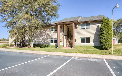 Waynetown Apartments Photo 1