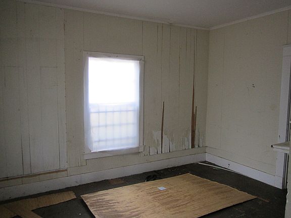 3rd image of 1572 Marjorie St