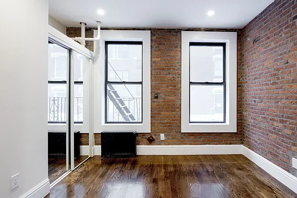 Rented by Town Residential | media 37