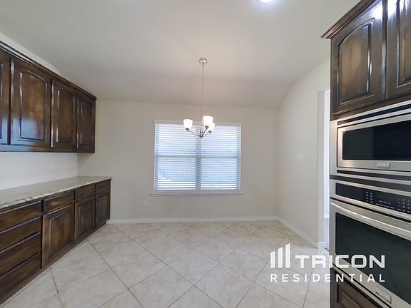 4th image of 1617 Grand Ct