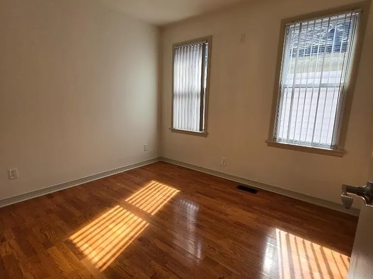 1364 Fremont Pl — Photo 5
