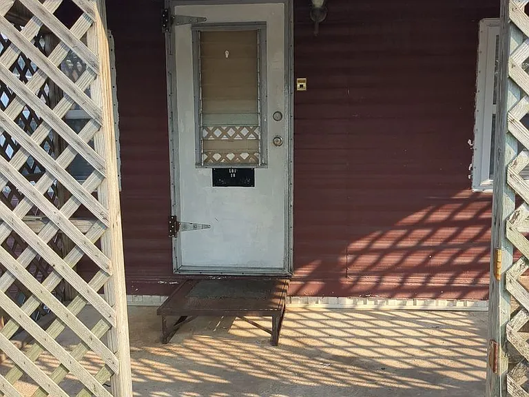 2100 W Mason Ave — Photo 4