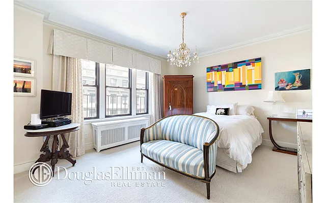 Sold by Douglas Elliman | media 21