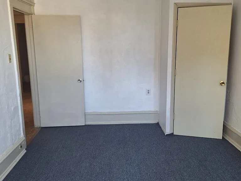 Lenox Apartments — Photo 10