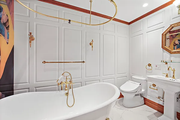 Rented by APT212 INC | media 42