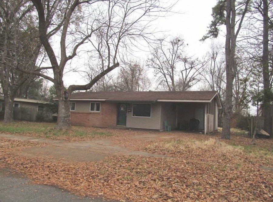 1st image of 108 W Hardin St