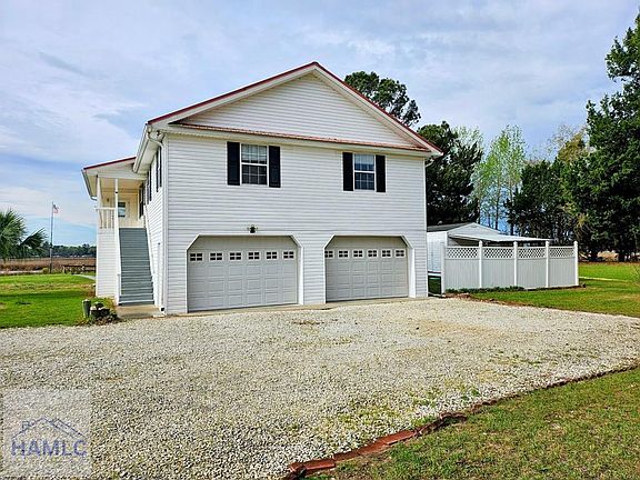 3rd image of 387 River Rd