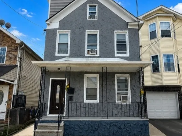 230 Pine St, Elizabeth City, NJ 07206