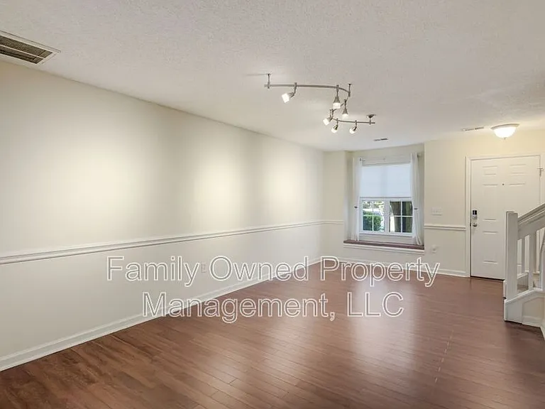502 Tree Branch Cir — Photo 11