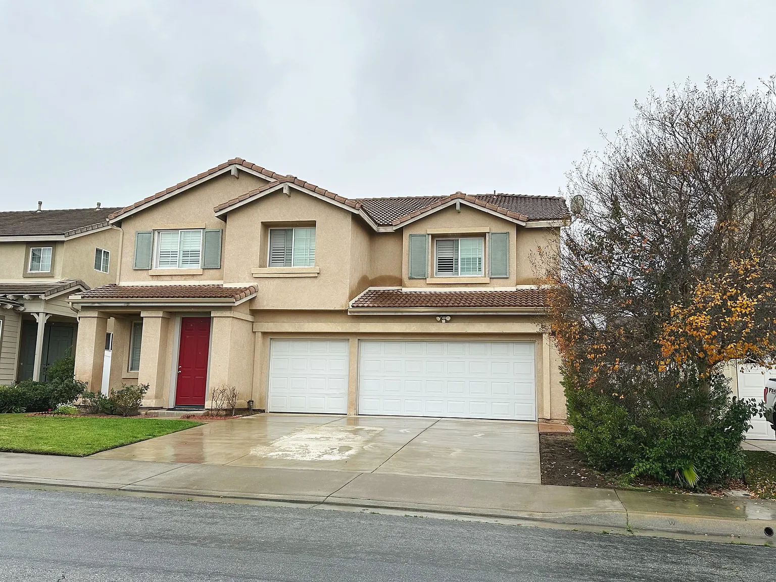 5 bed, 3215 sqft, $4,100 — Photo 1