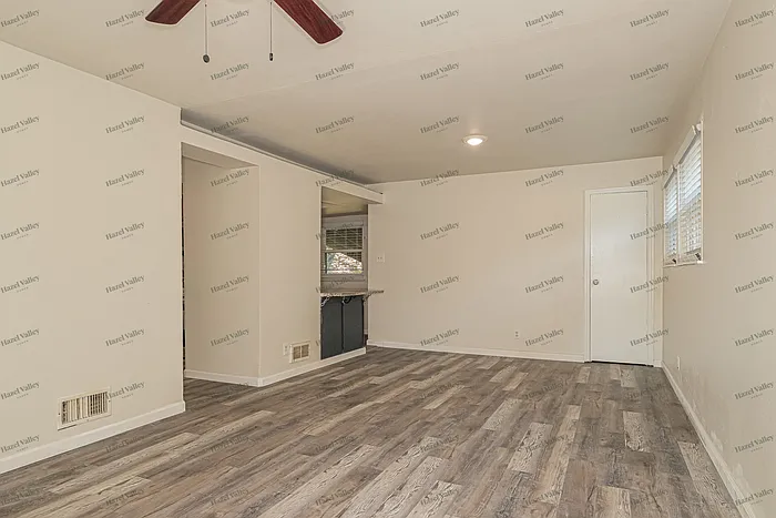 205 McAlpine Dr — Photo 5