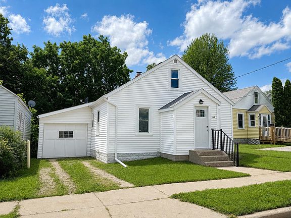 2nd image of 440 Winsor St