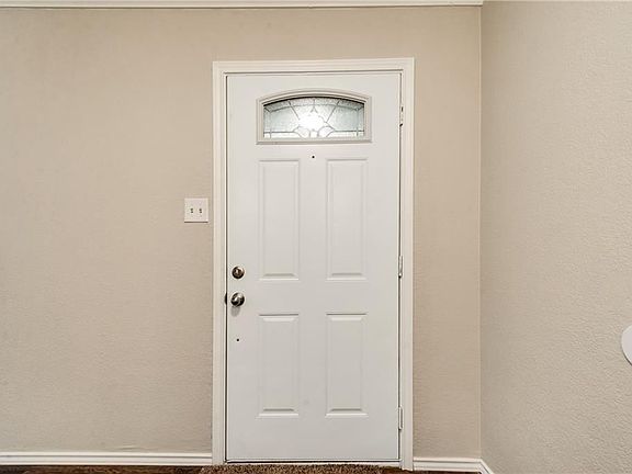 3rd image of 7048 Dover Ln