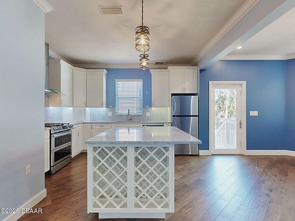 5th image of 76 Duero St