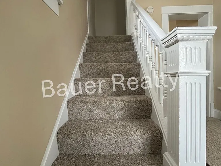 629 Cottage St — Photo 9