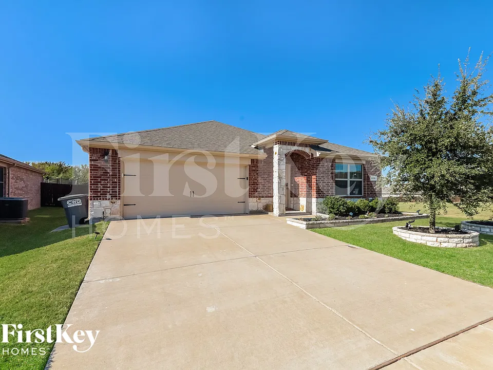1115 Riverstone Trl