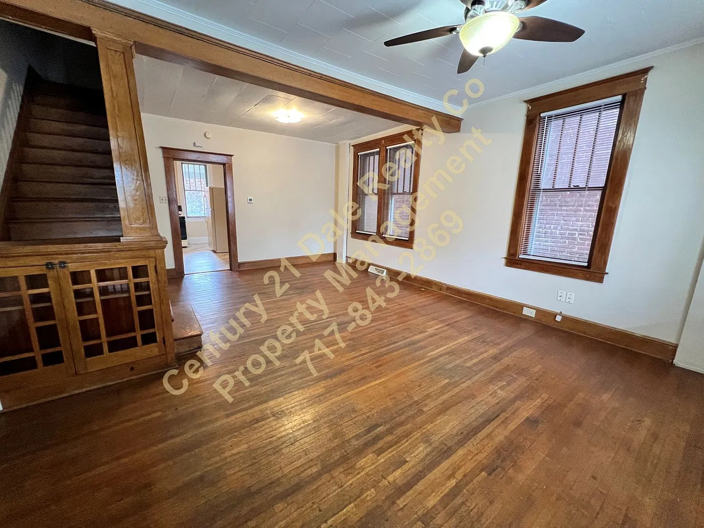 College Avenue 306 E — Photo 2