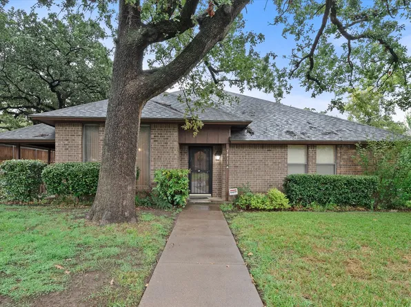 5811 Calumet Dr, Arlington, TX 76017