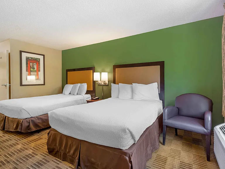 Studio Suite - 2 Full Beds