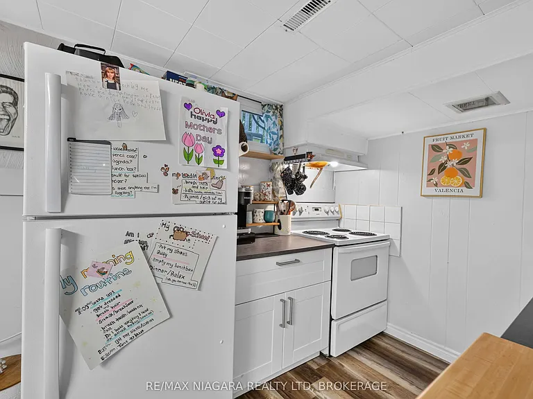 12 Wallace St #BASEMENT — Photo 11