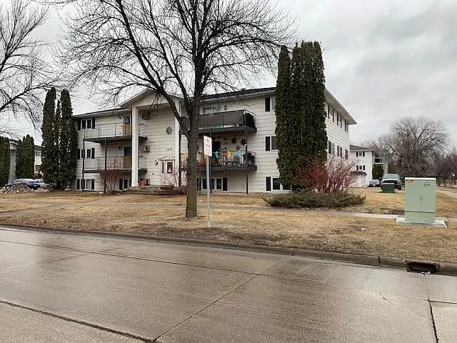 2 bed, 950 sqft, $795 — Photo 2