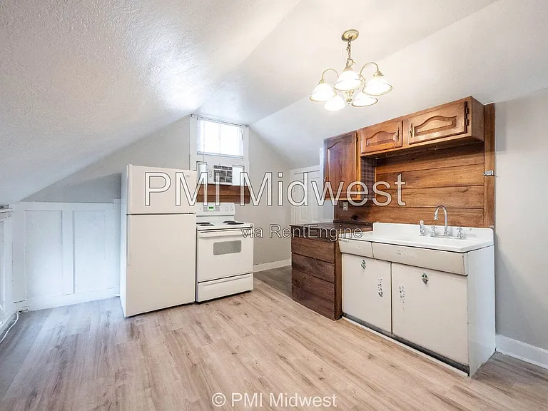 156 W Main St #C — Photo 10