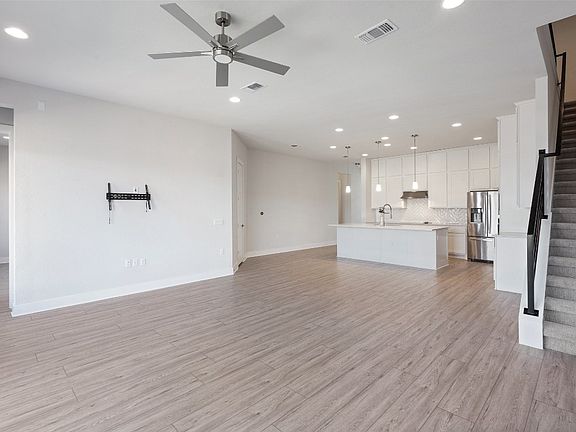 2nd image of 9820 Grapevine Leaf Dr #9820