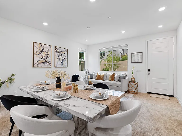 35 Bedford Ct — Photo 4