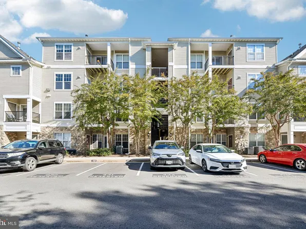 13397 Connor Dr APT I, Centreville, VA 20120