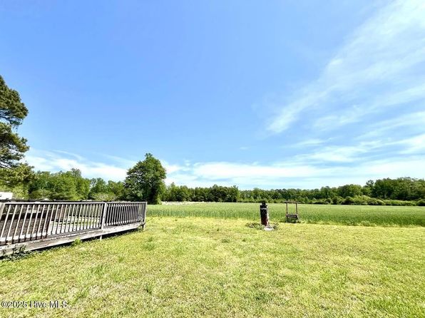 1281 Old Chinquapin Road, Beulaville, NC 28518