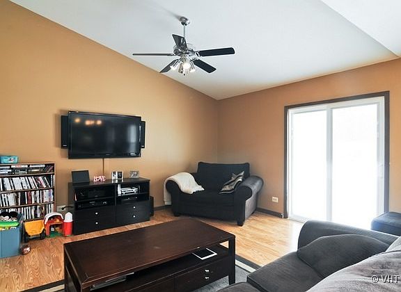 5th image of 828 Buckingham Ct