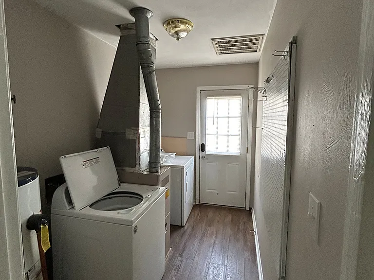 8367 Robin Lynn Rd — Photo 3