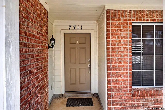 3 bed, 2.5 bath, 2372 sqft, $2,250 — Photo 4